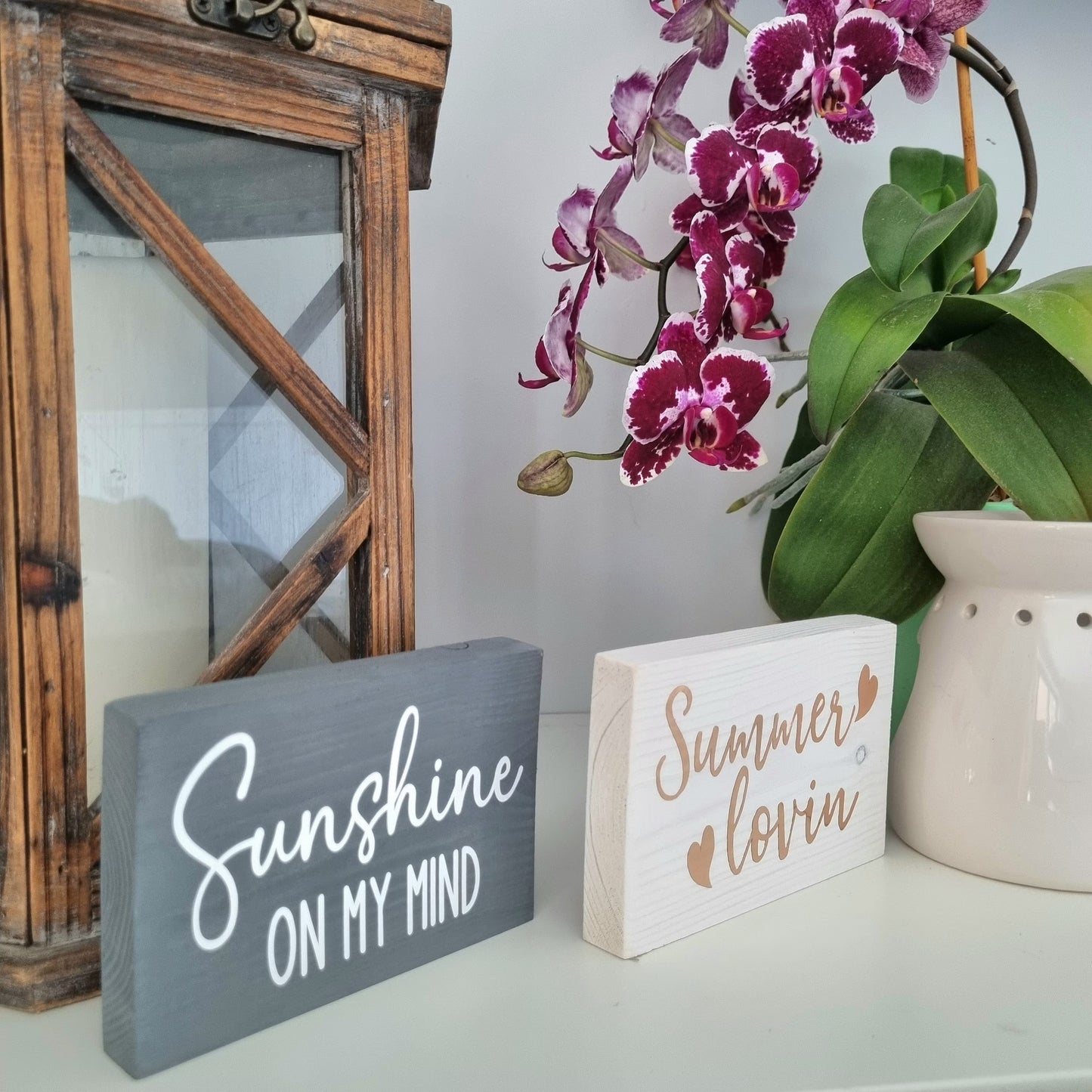 Summer Tiered Tray Decor Sign – Hello Summer Wooden Mini Sign in a Farmhouse & Country Style